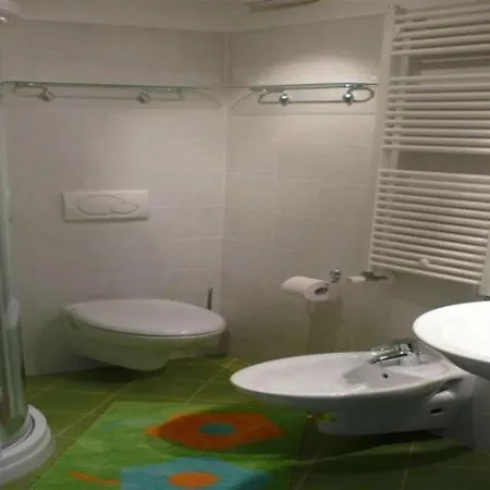 Andreis مالتشيزينيه